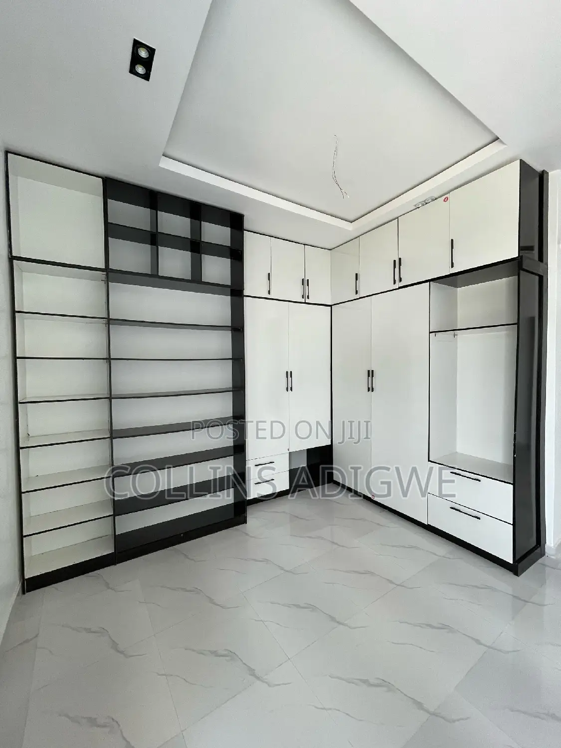 4bdrm Duplex in Chevron for sale