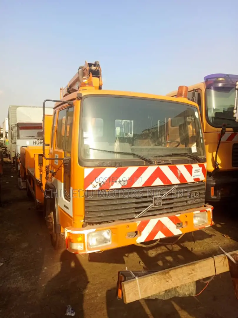 Volvo FL6 Manlift