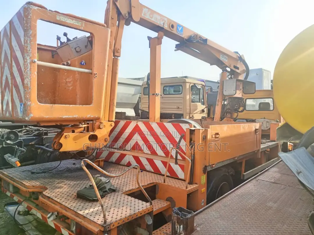 Volvo FL6 Manlift