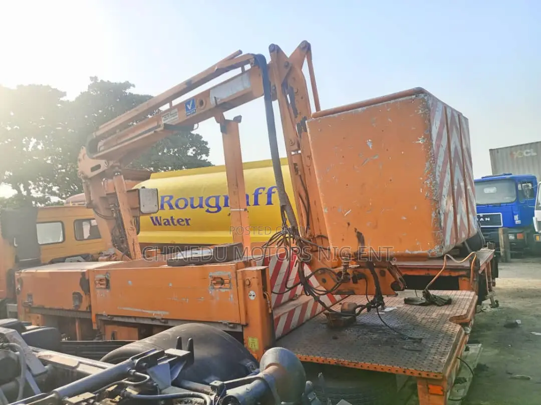 Volvo FL6 Manlift