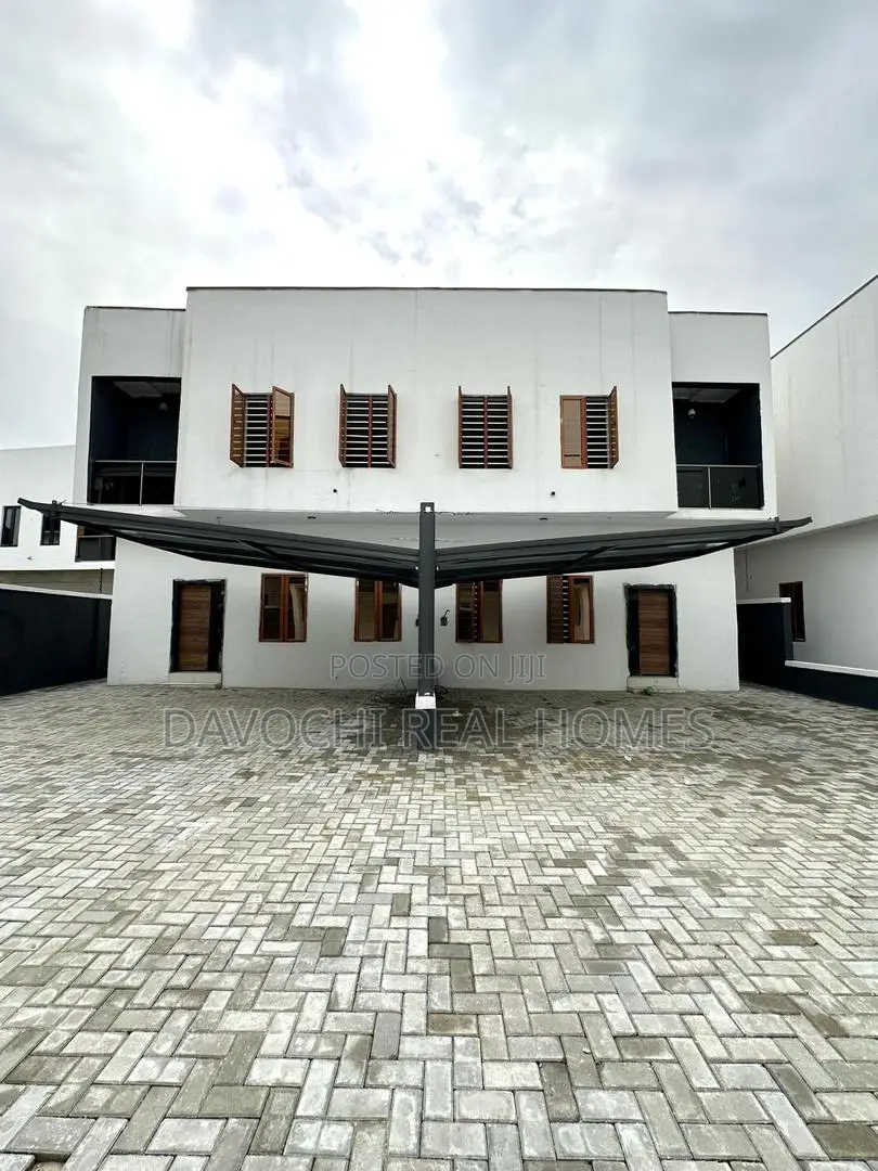4bdrm House in Orchid Road Estate, Lekki for sale