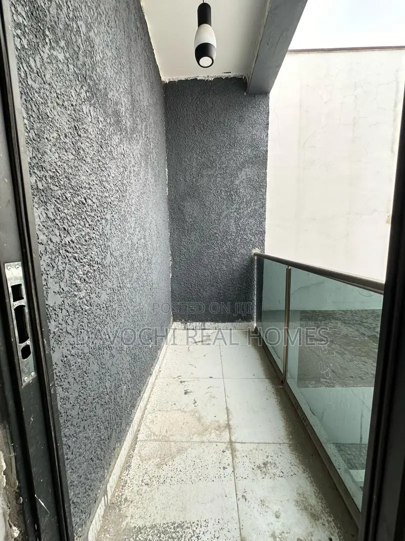 4bdrm House in Orchid Road Estate, Lekki for sale