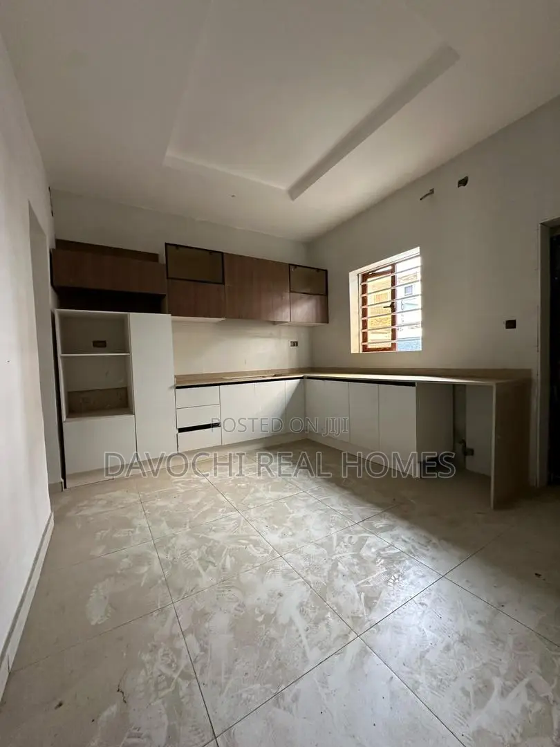 4bdrm Duplex in Chevron Second Toll, Lekki for sale