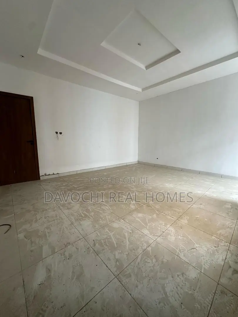 4bdrm Duplex in Chevron Second Toll, Lekki for sale