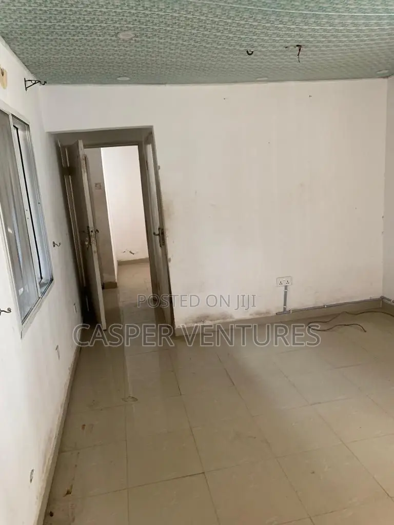 2bdrm Apartment in Femi, Lekki Phase 2 for rent