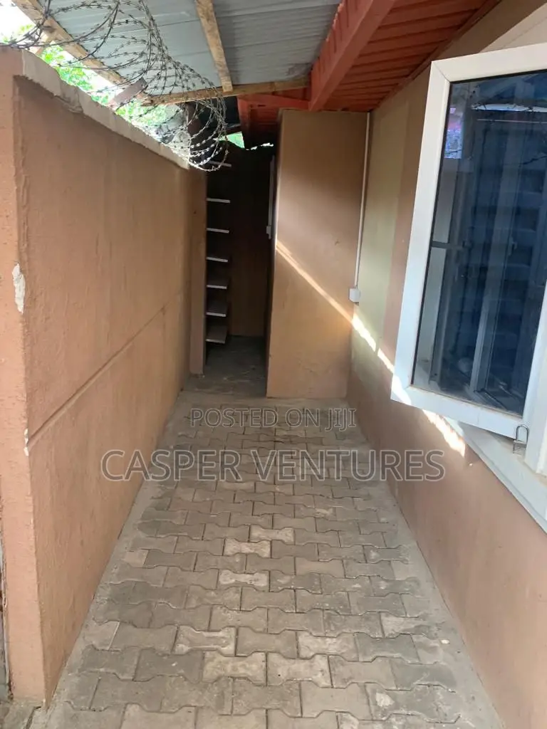 2bdrm Apartment in Femi, Lekki Phase 2 for rent