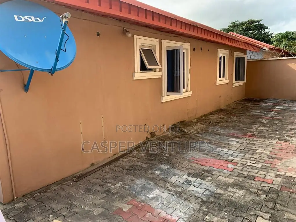 2bdrm Apartment in Femi, Lekki Phase 2 for rent