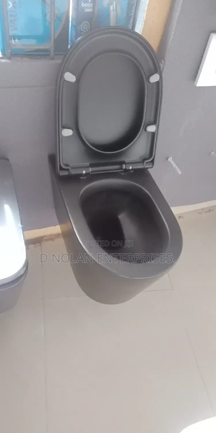 Mmat Black Wall Hug