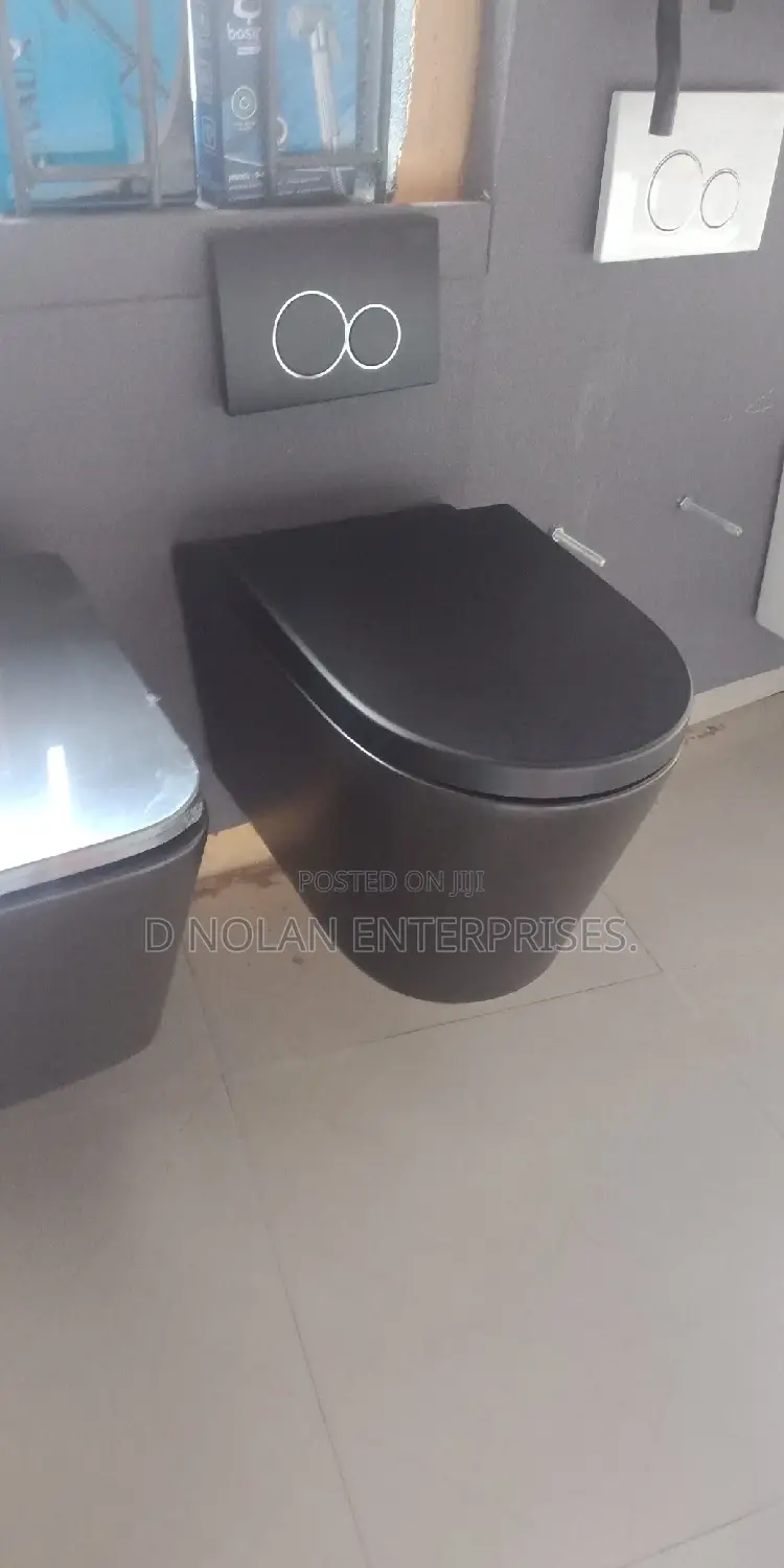 Mmat Black Wall Hug