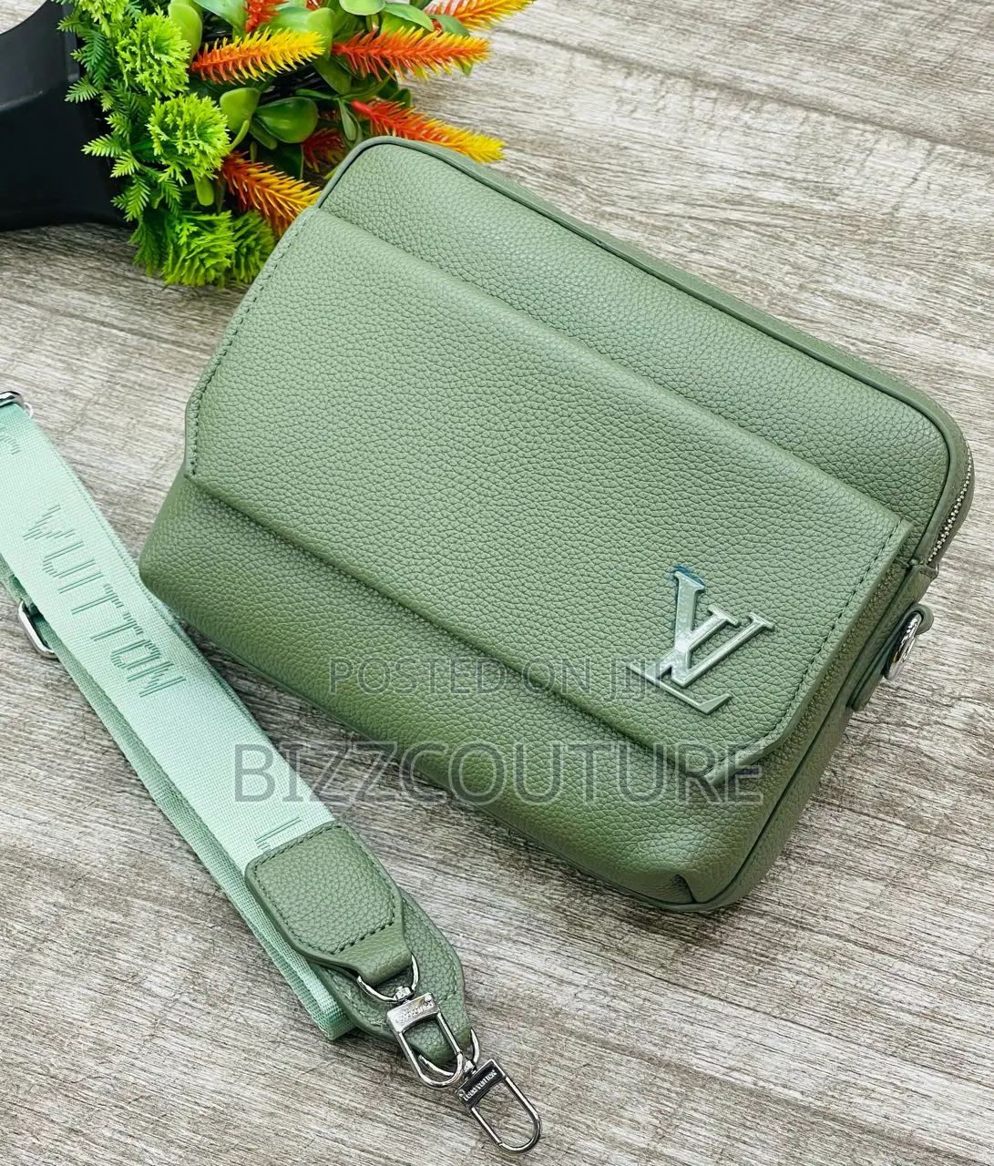 Original LOUIS VUITTON Crossbody Bags Available in Store