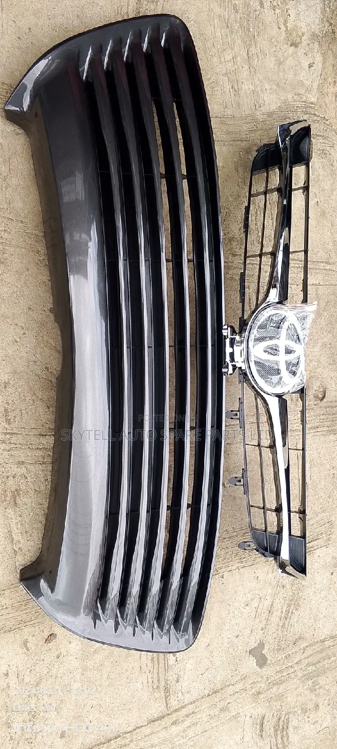 Up and Down Grill Toyota Camry 2015 Le