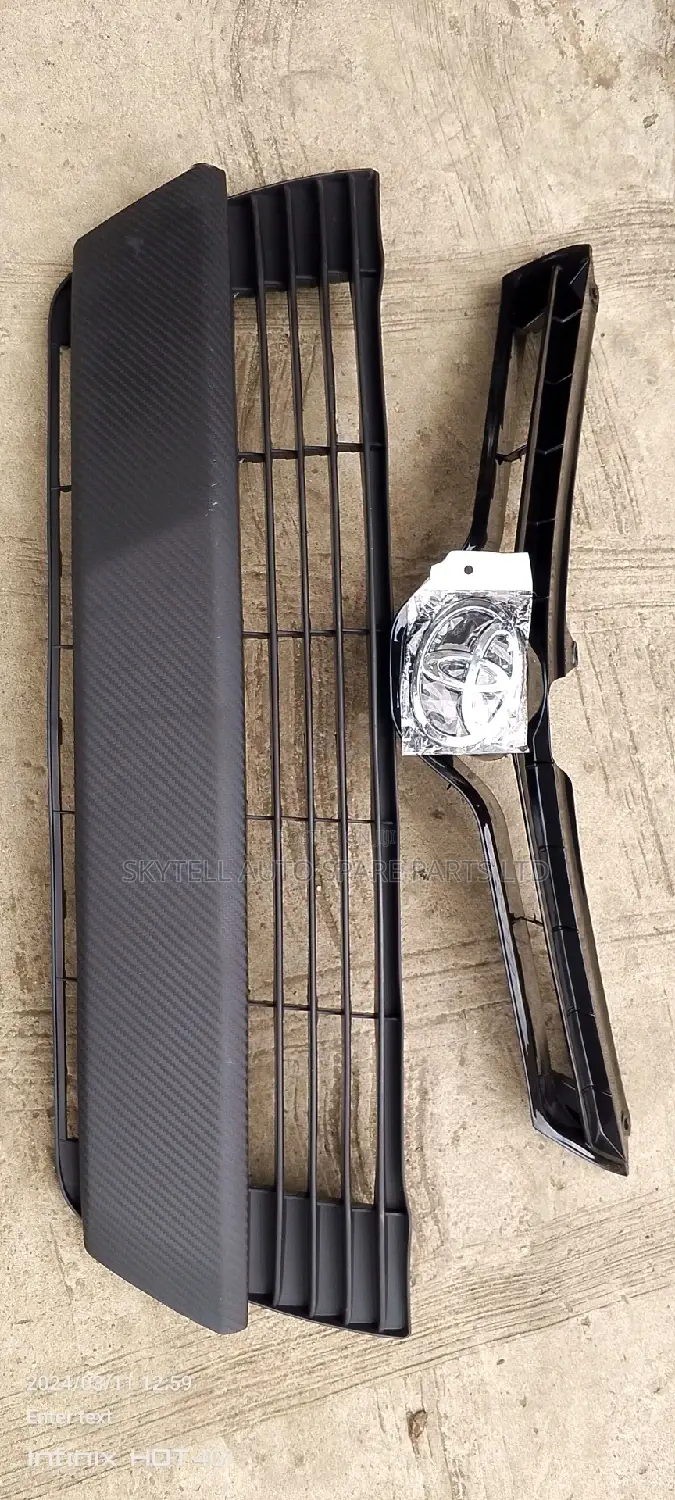 Up and Down Grill Toyota Corolla 2015