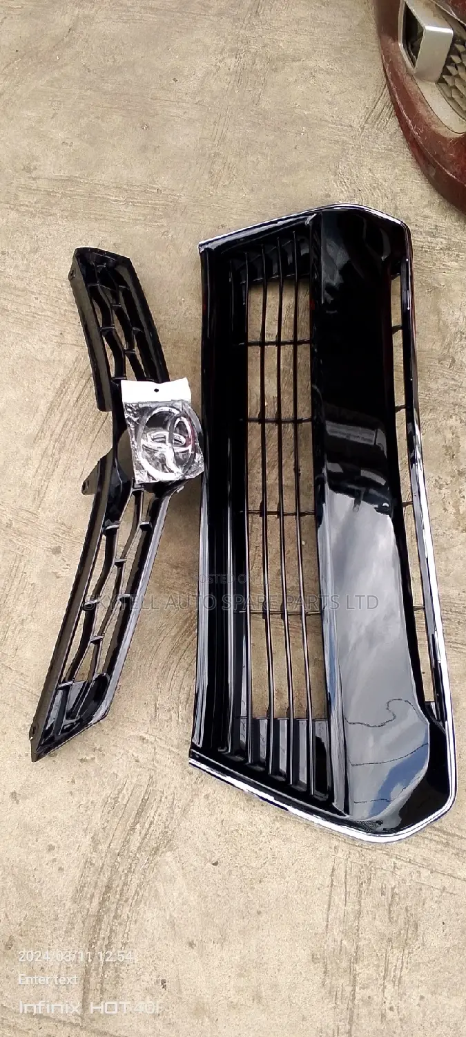 Up And Down Grill Toyota Corolla 2015 Sport