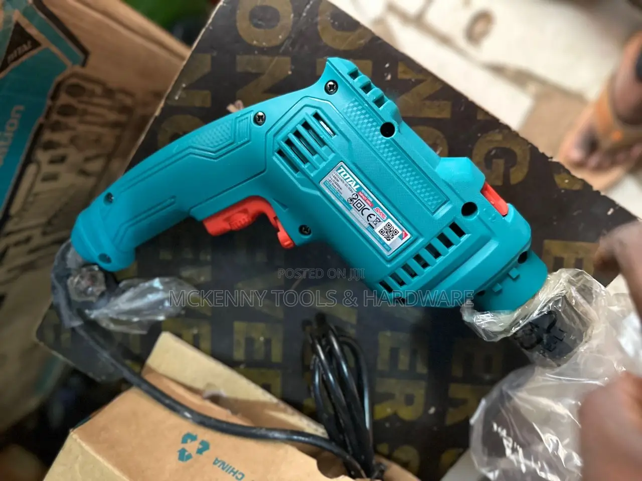 Total Proffesional Electric 13mm Drill 680w.