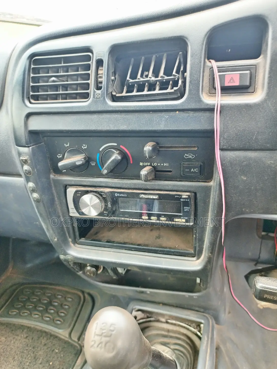 Toyota Hilux 2001 White