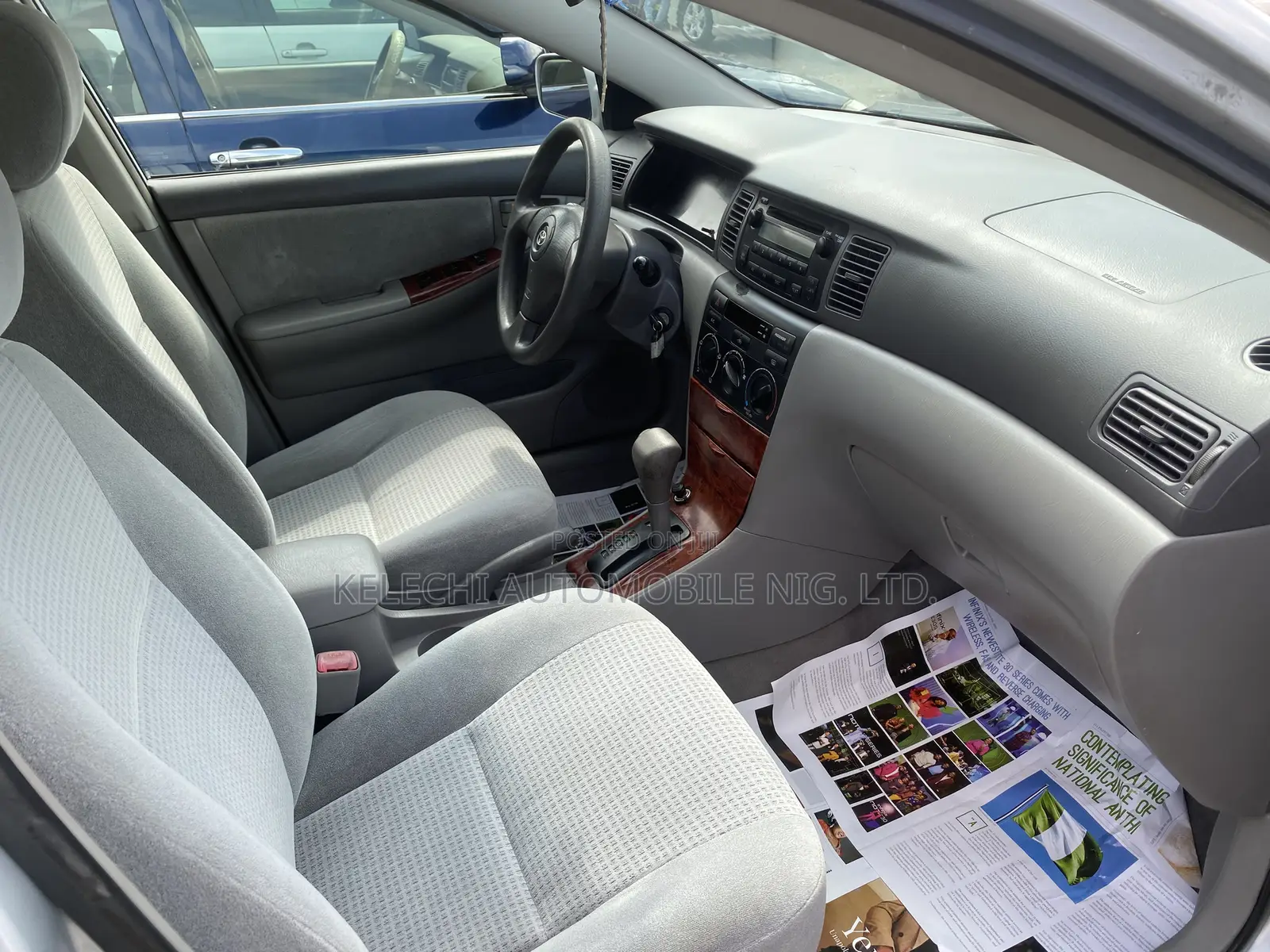 Toyota Corolla LE 2004 Silver