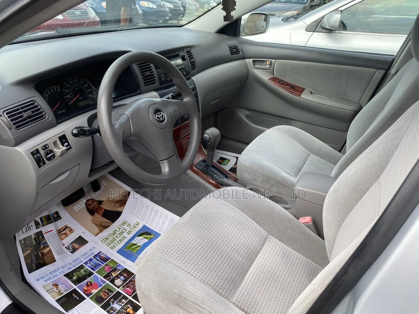 Toyota Corolla LE 2004 Silver