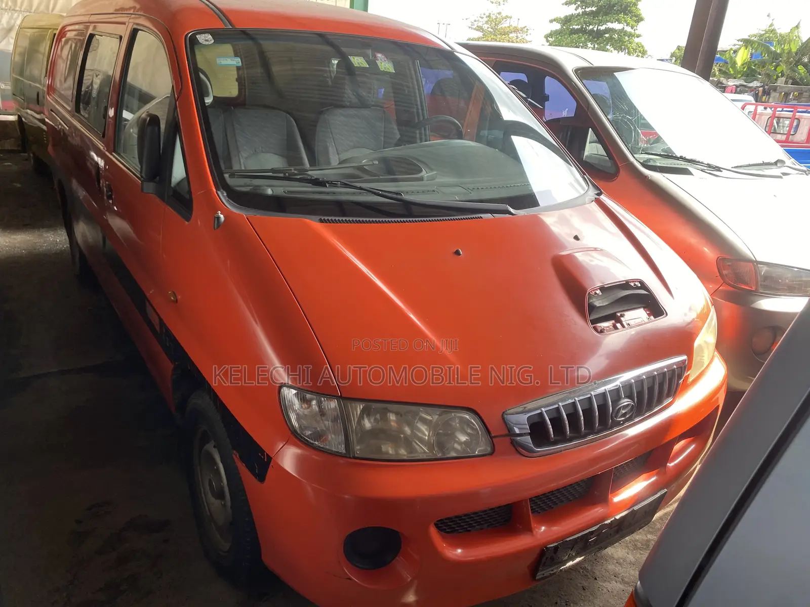 Hyundai H1 2003 Orange