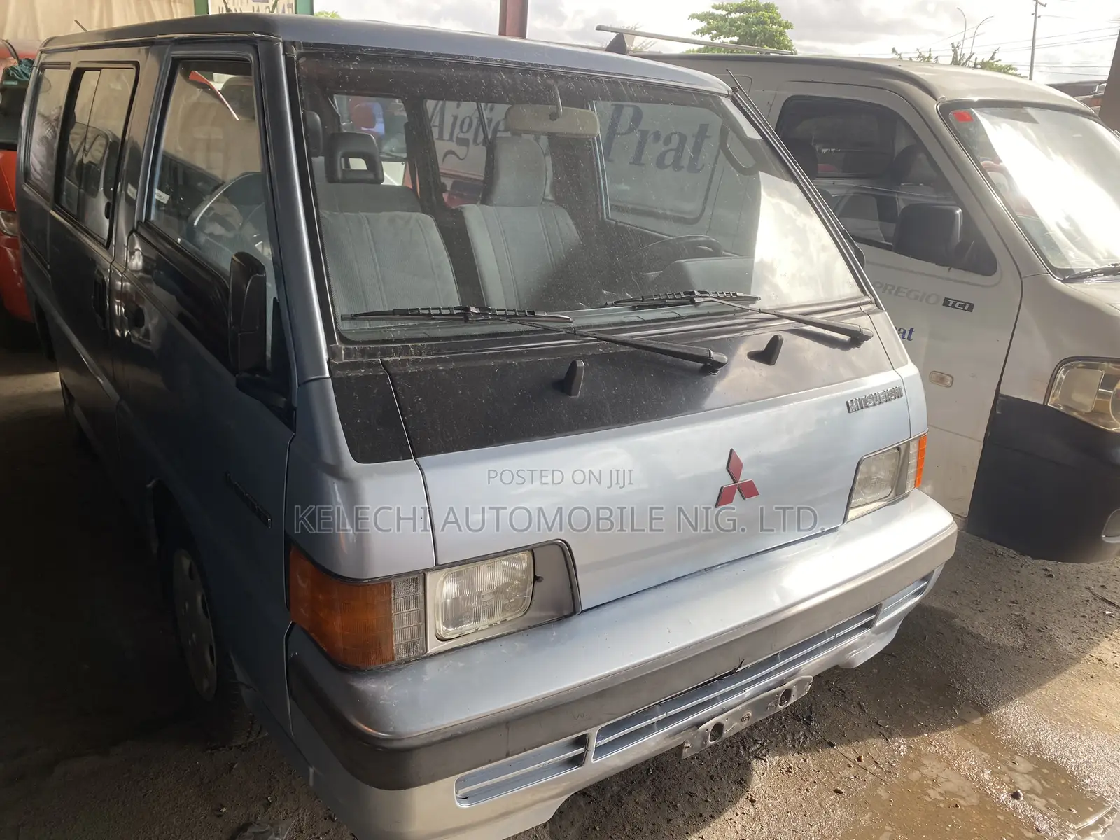 Mitsubishi L300 2002
