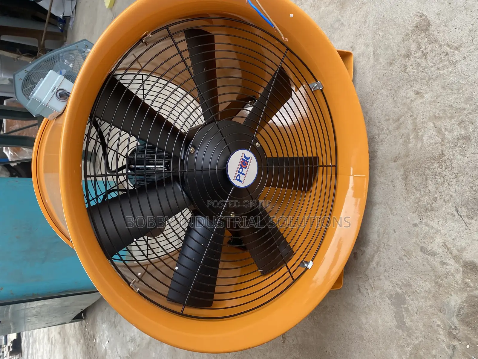 Industrial Extractor Fan With Duct Hose
