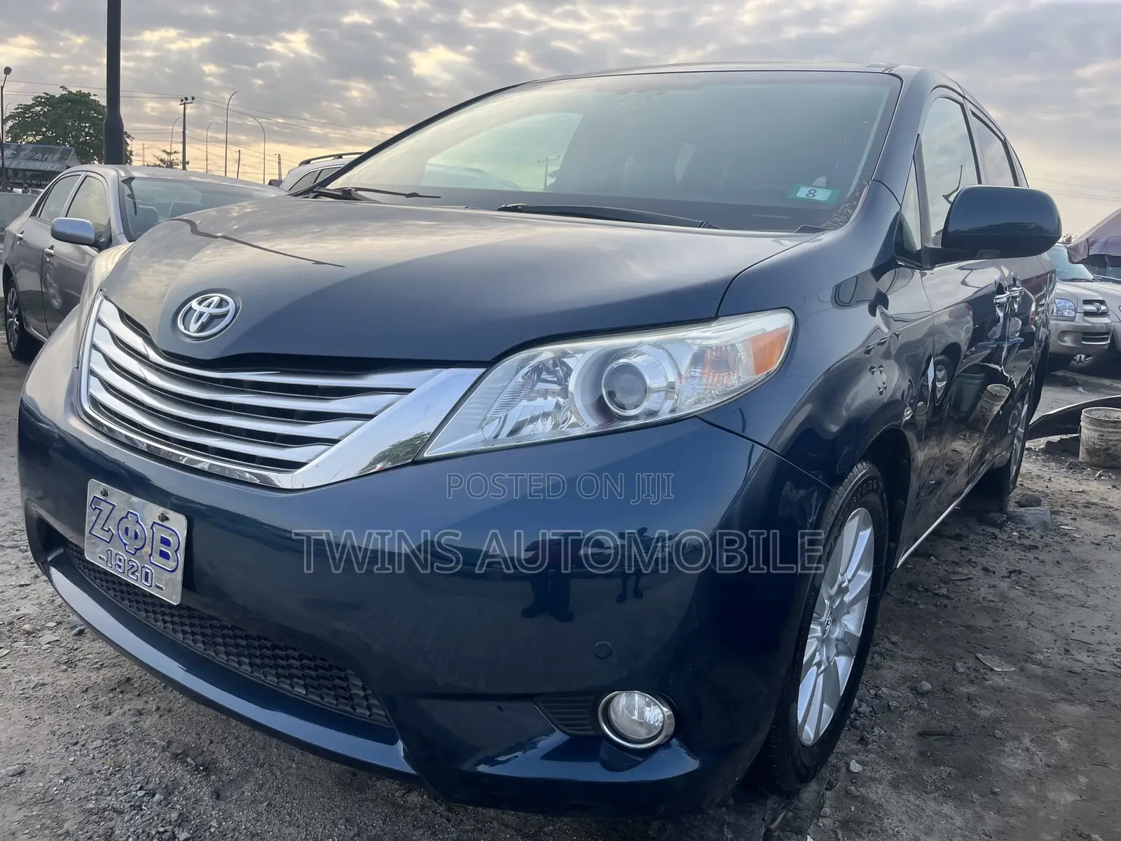 Toyota Sienna Limited 7 Passenger 2011 Blue