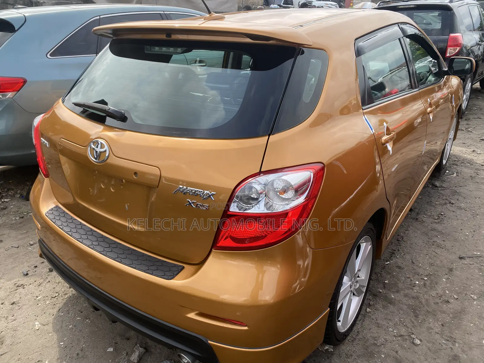 Toyota Matrix 2010 Gold