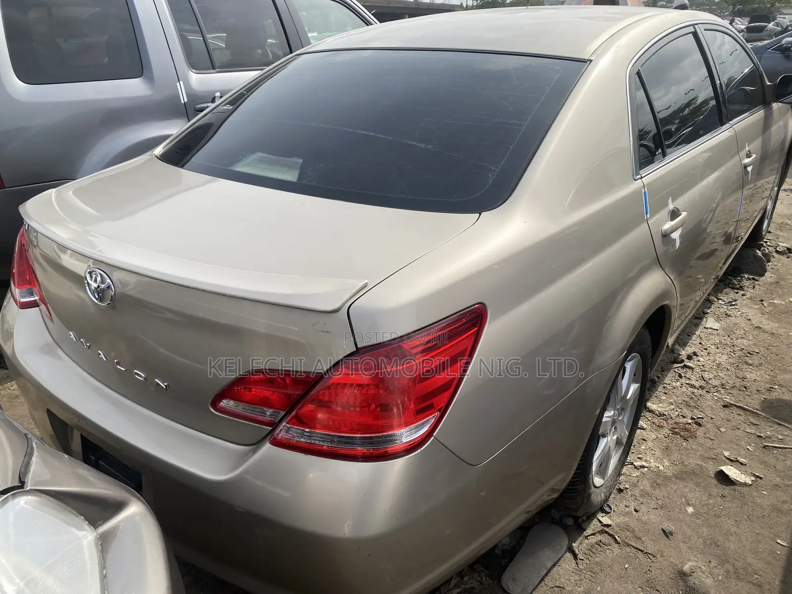 Toyota Avalon 2006 Gold