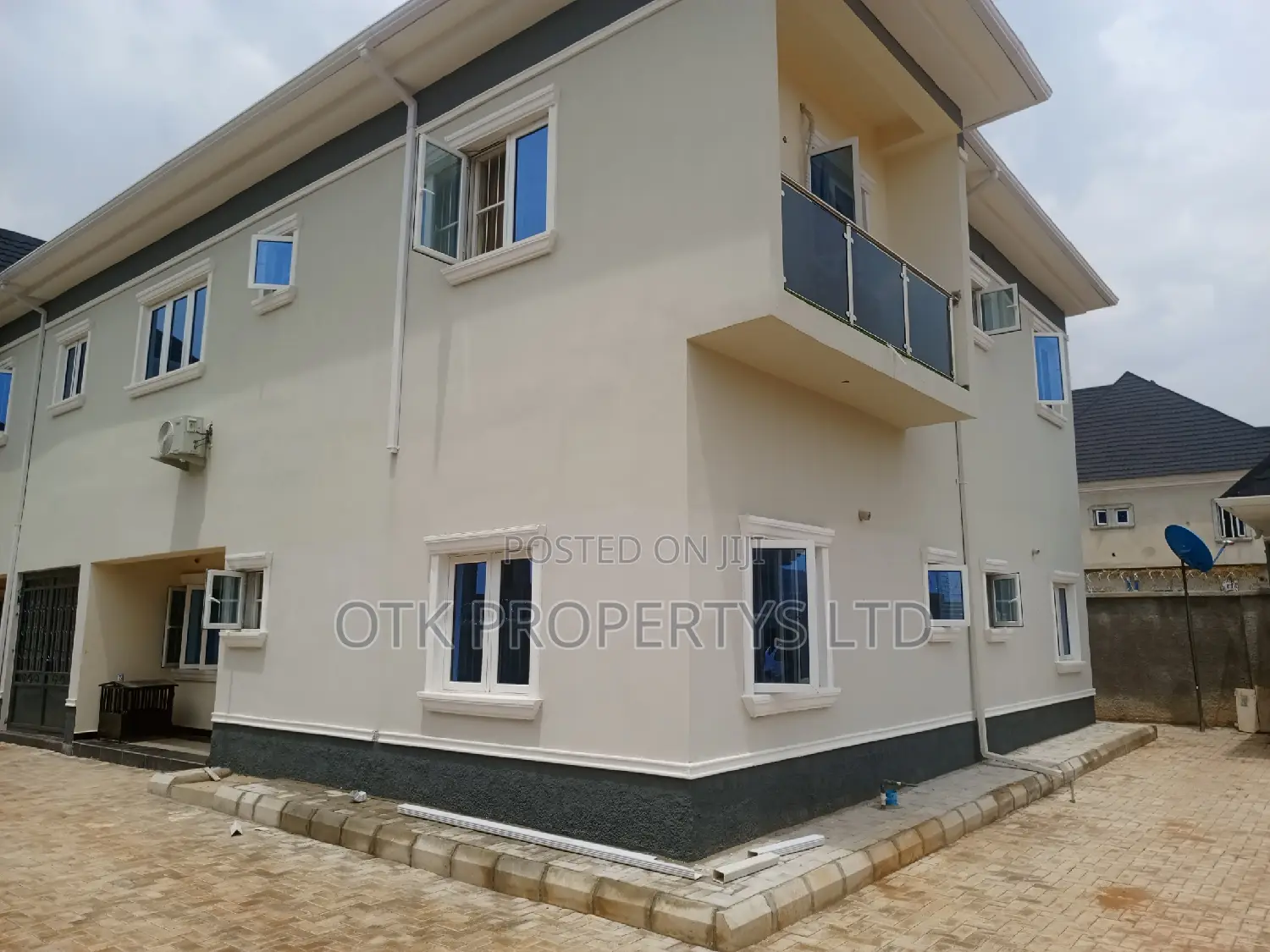 2bdrm Block of Flats in Directly Behind Nnpc, Ushafa for sale