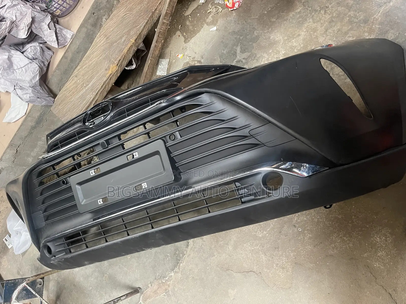 Venza 2022/2023 Complete Front Bumper