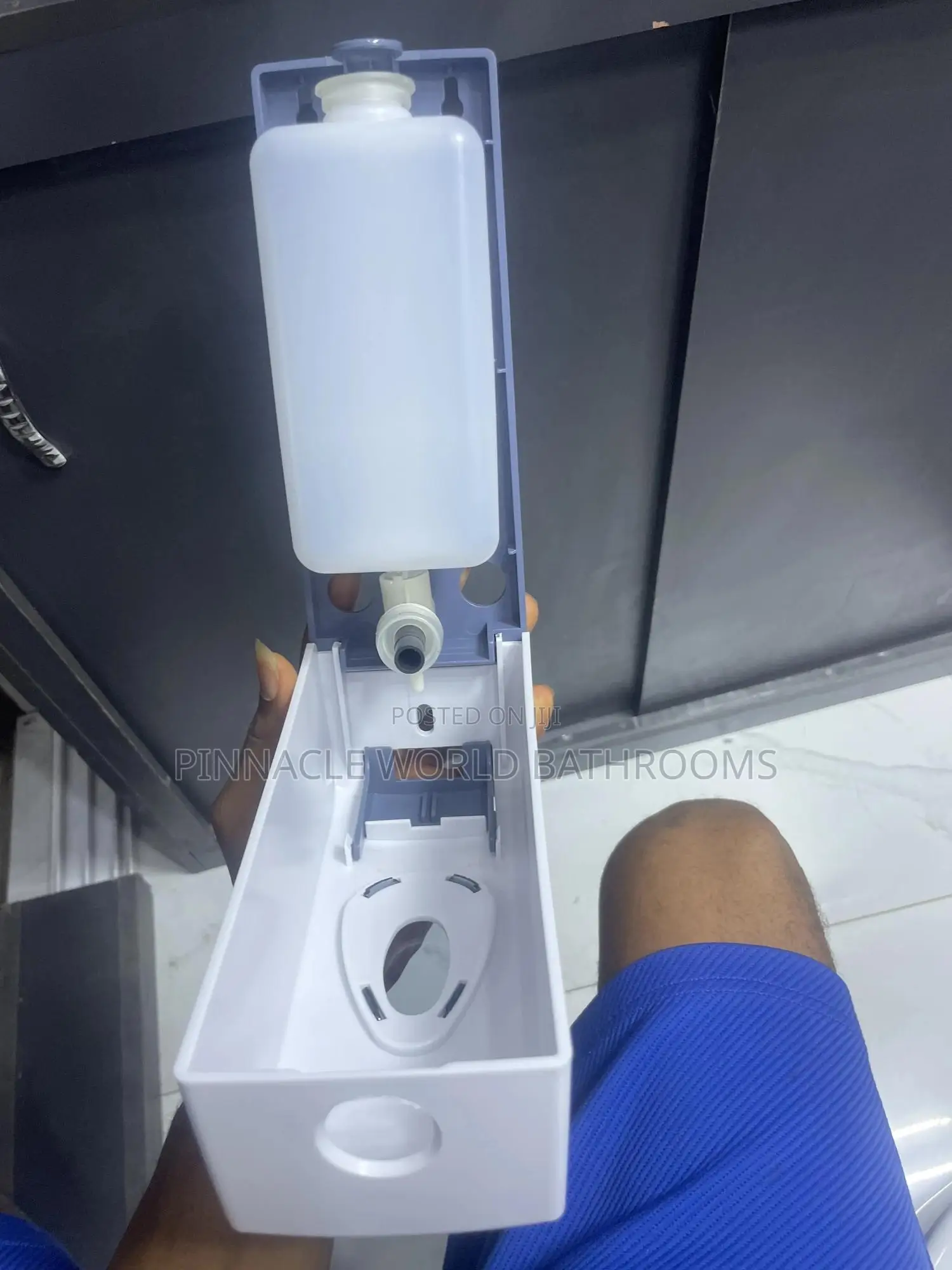 Manuel Liquid Soup Dispenser
