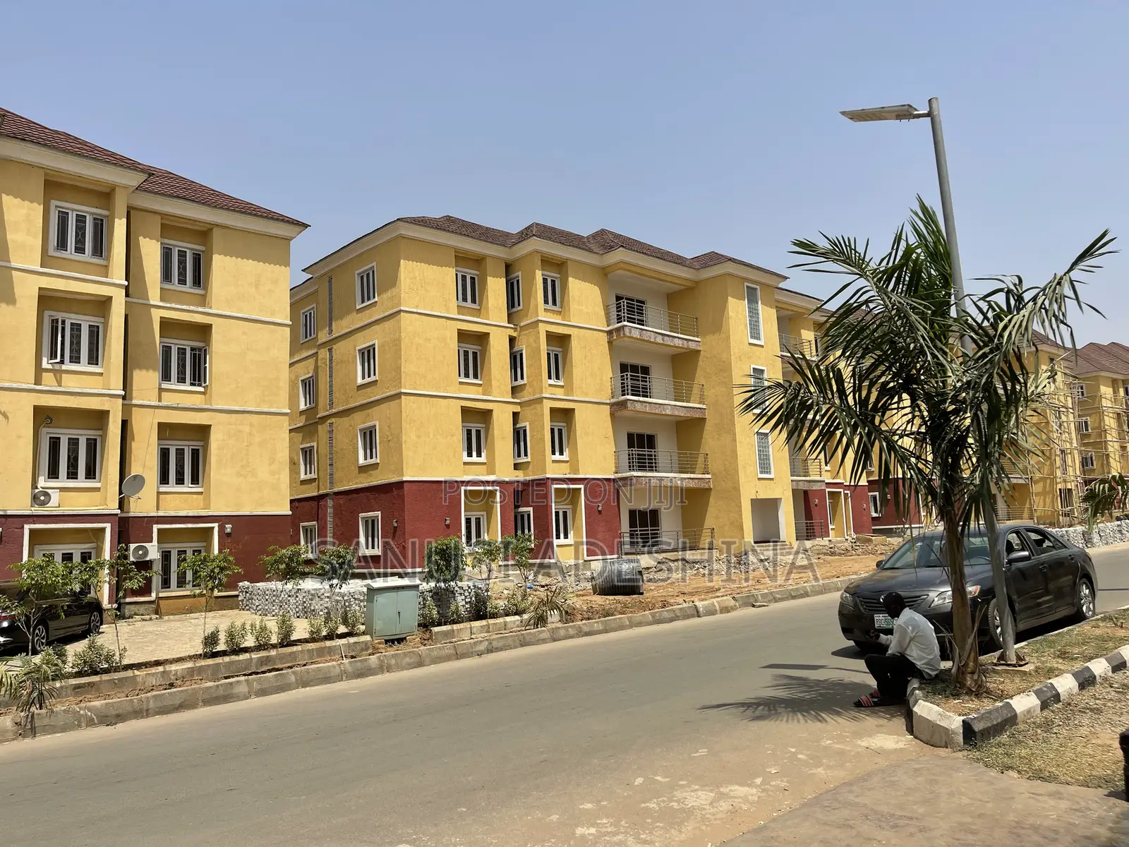 4bdrm Block of Flats in Guzape Abuja for sale