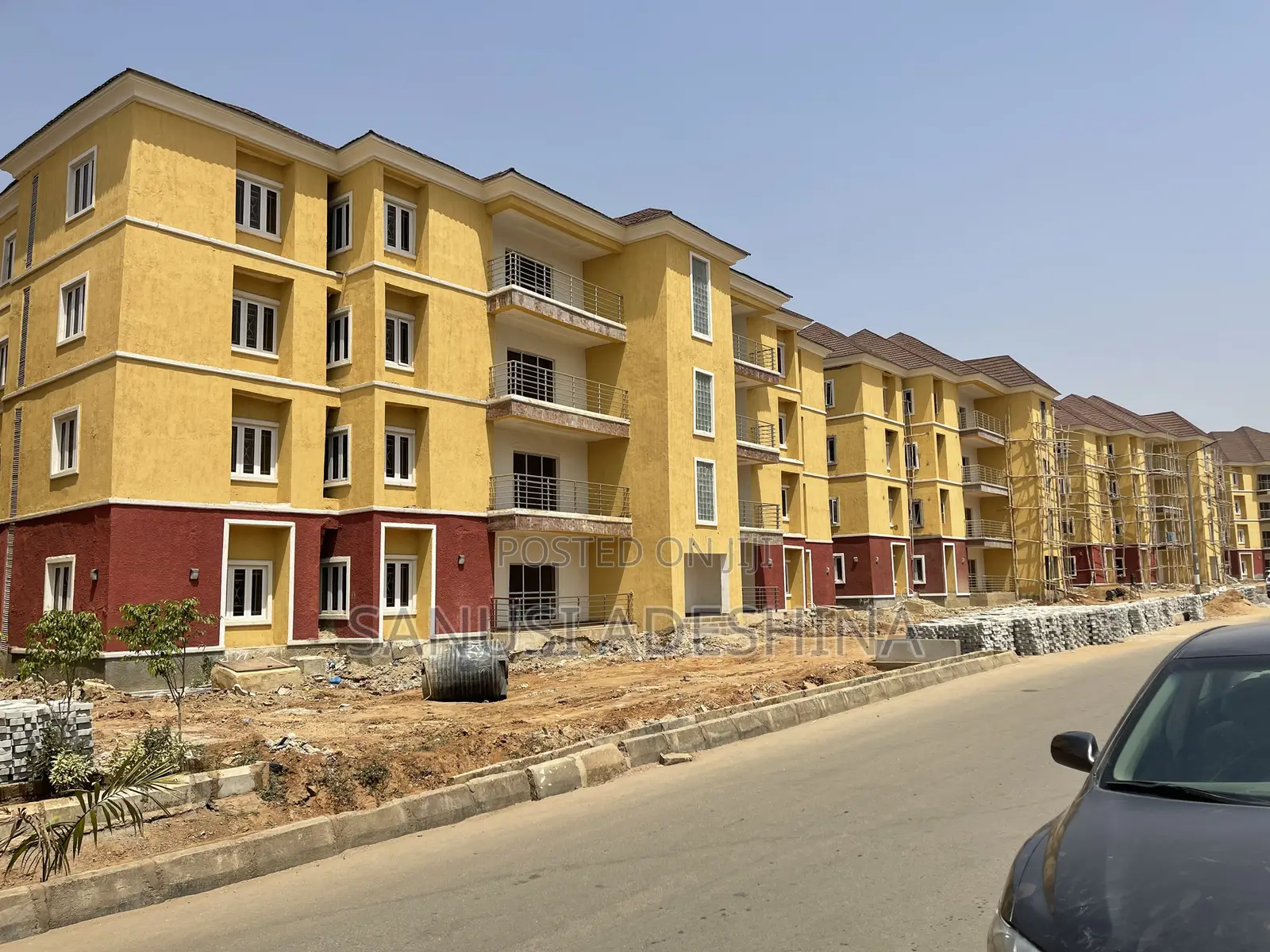 4bdrm Block of Flats in Guzape Abuja for sale