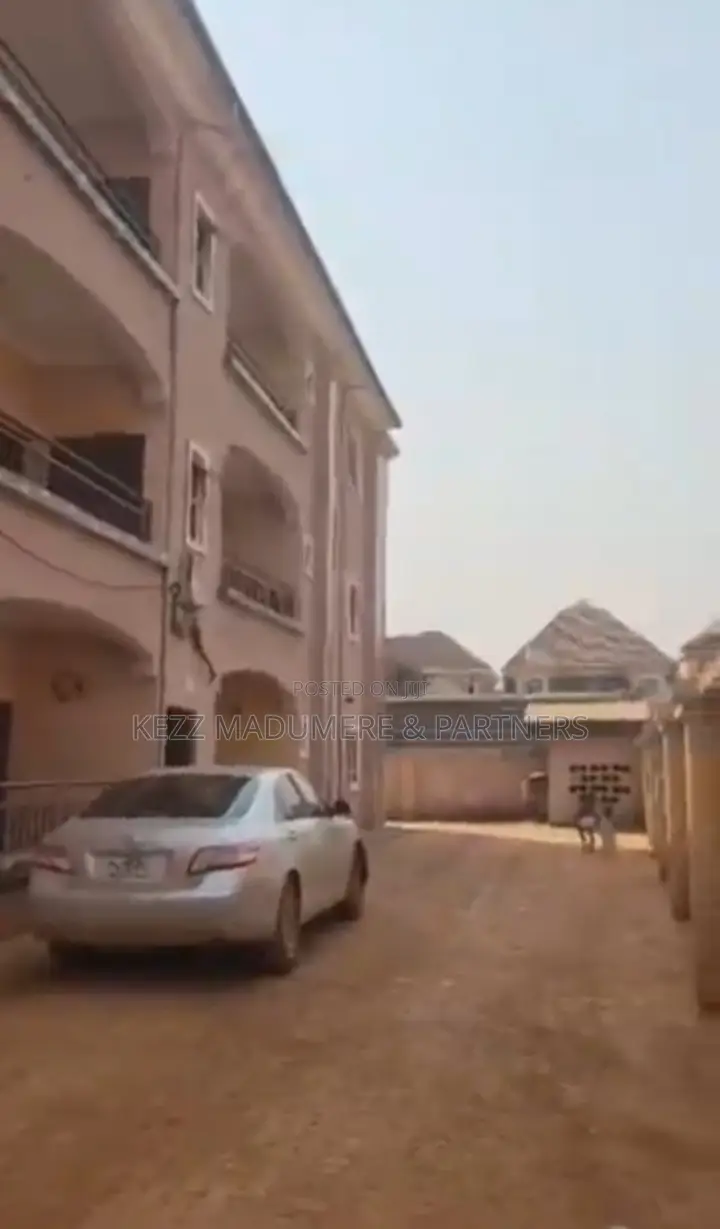 13bdrm Block of Flats in Lomalinda Extension for sale