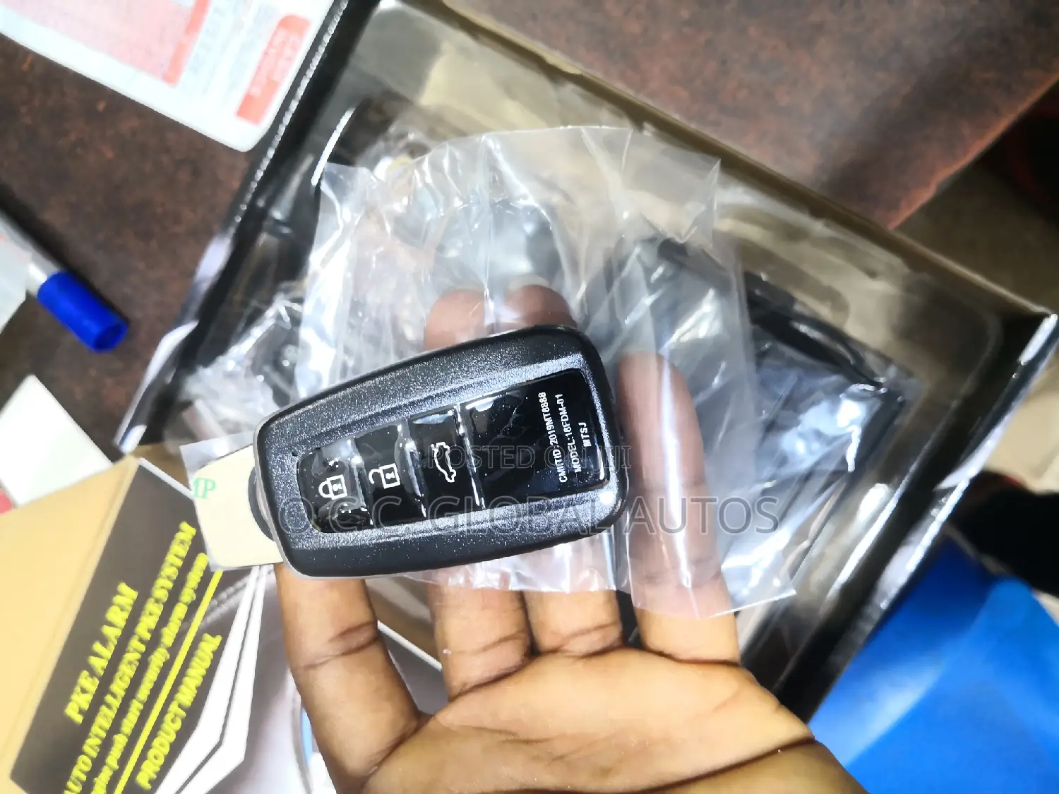 Bush and Start Key Automatic Lock for Hilux 2020
