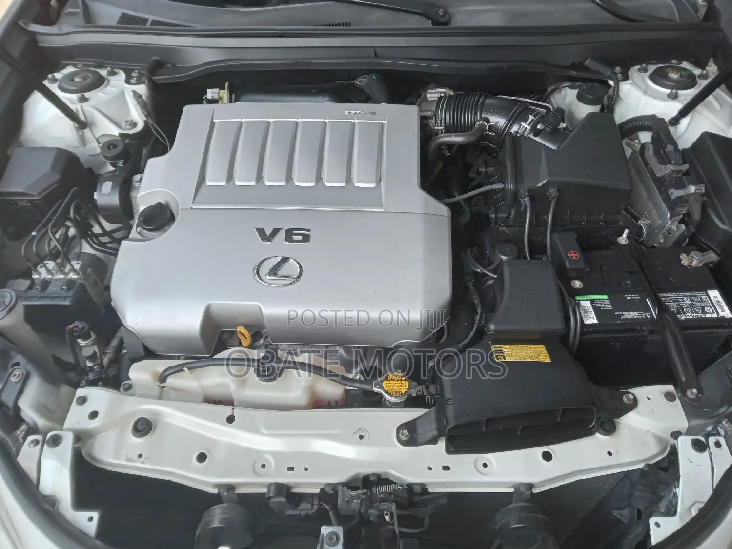 Lexus ES 350 FWD 2015 White
