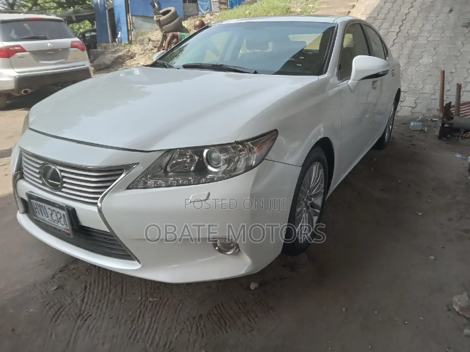 Lexus ES 350 FWD 2015 White