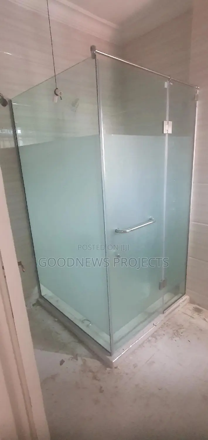 Frosted Cubicle Glass With Hinge Door