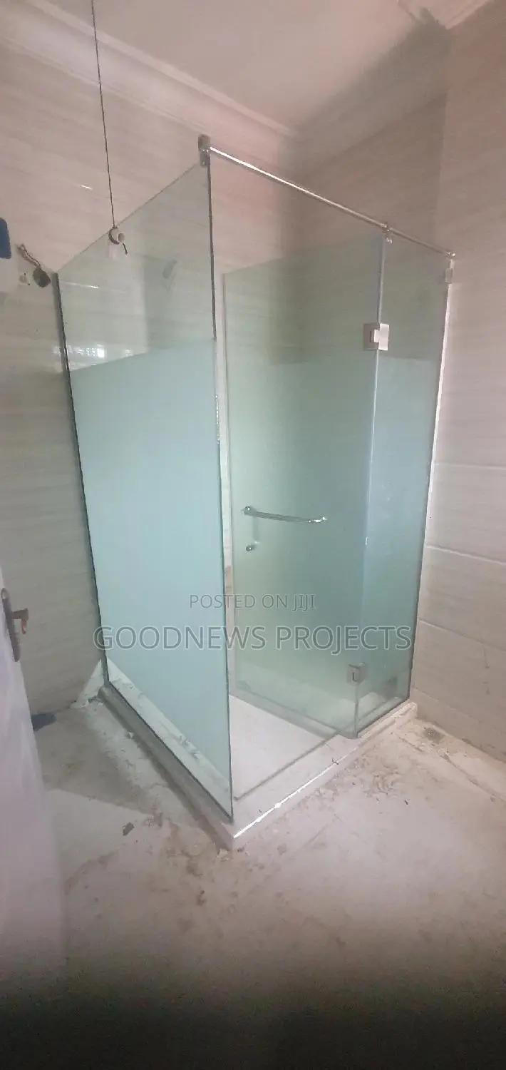 Frosted Cubicle Glass With Hinge Door