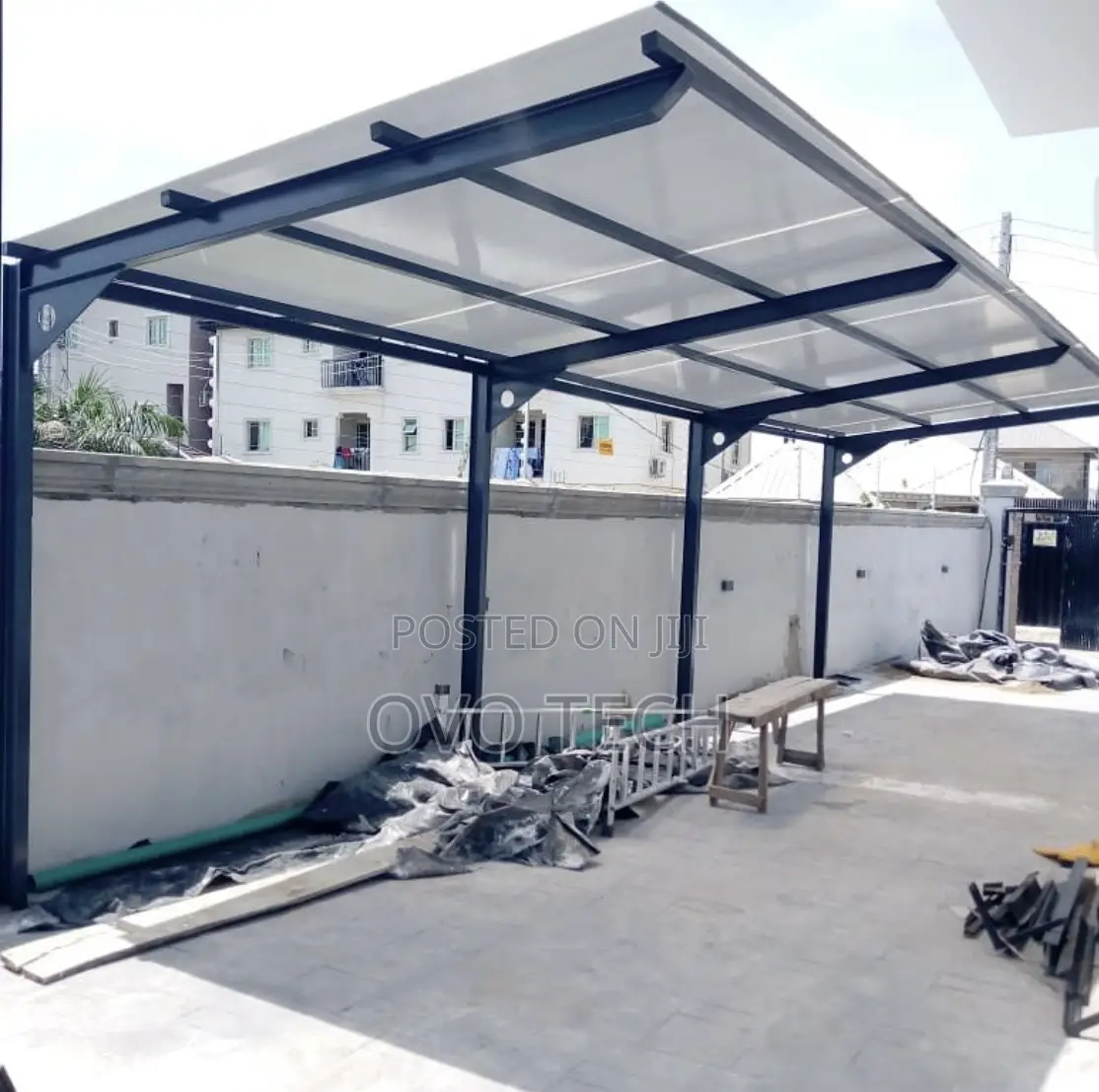 Car Port Bar and Hotel and Resident House