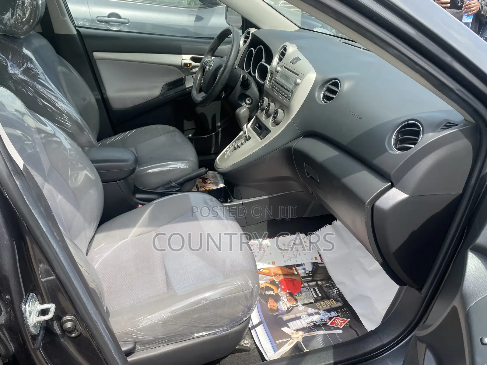 Toyota Matrix S Hatchback AWD (2.4L 4cyl 4A) 2013 Gray