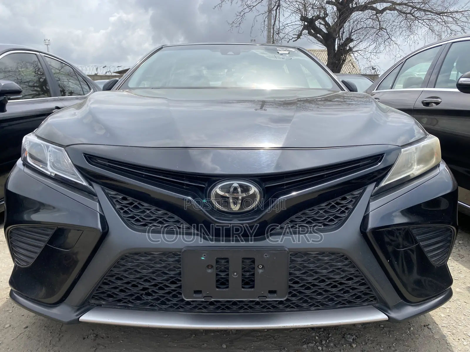 Toyota Camry SE FWD (2.5L 4cyl 8AM) 2018 Black