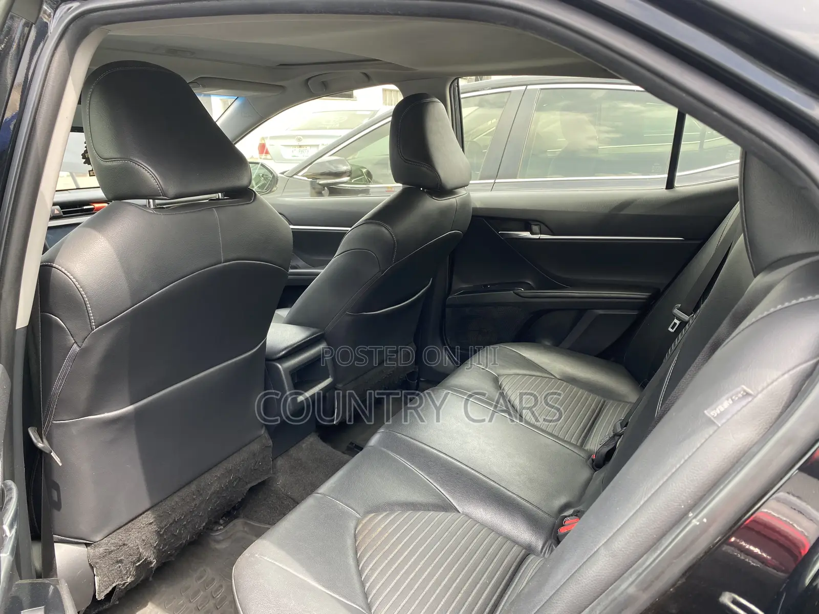 Toyota Camry SE FWD (2.5L 4cyl 8AM) 2018 Black