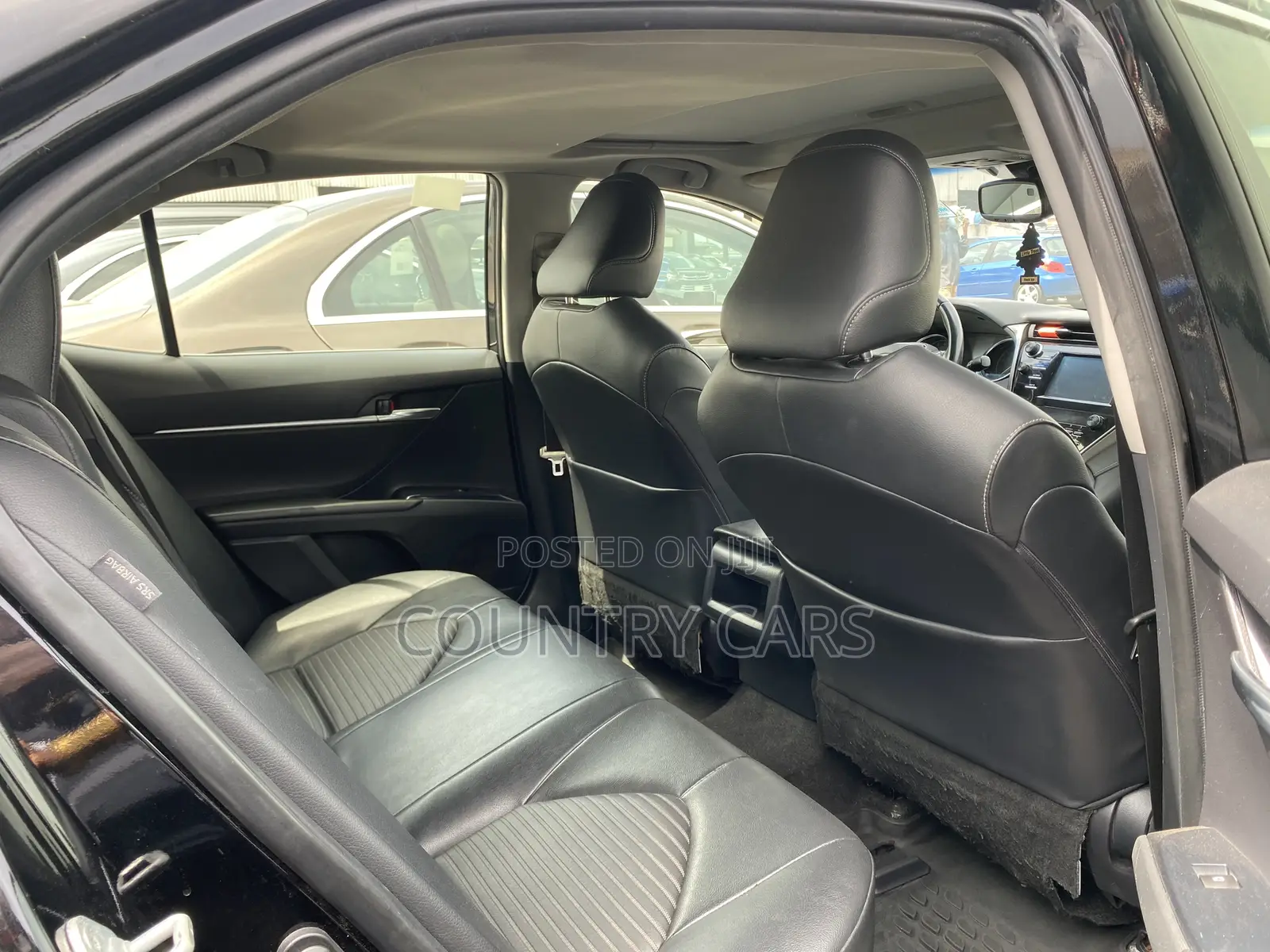 Toyota Camry SE FWD (2.5L 4cyl 8AM) 2018 Black