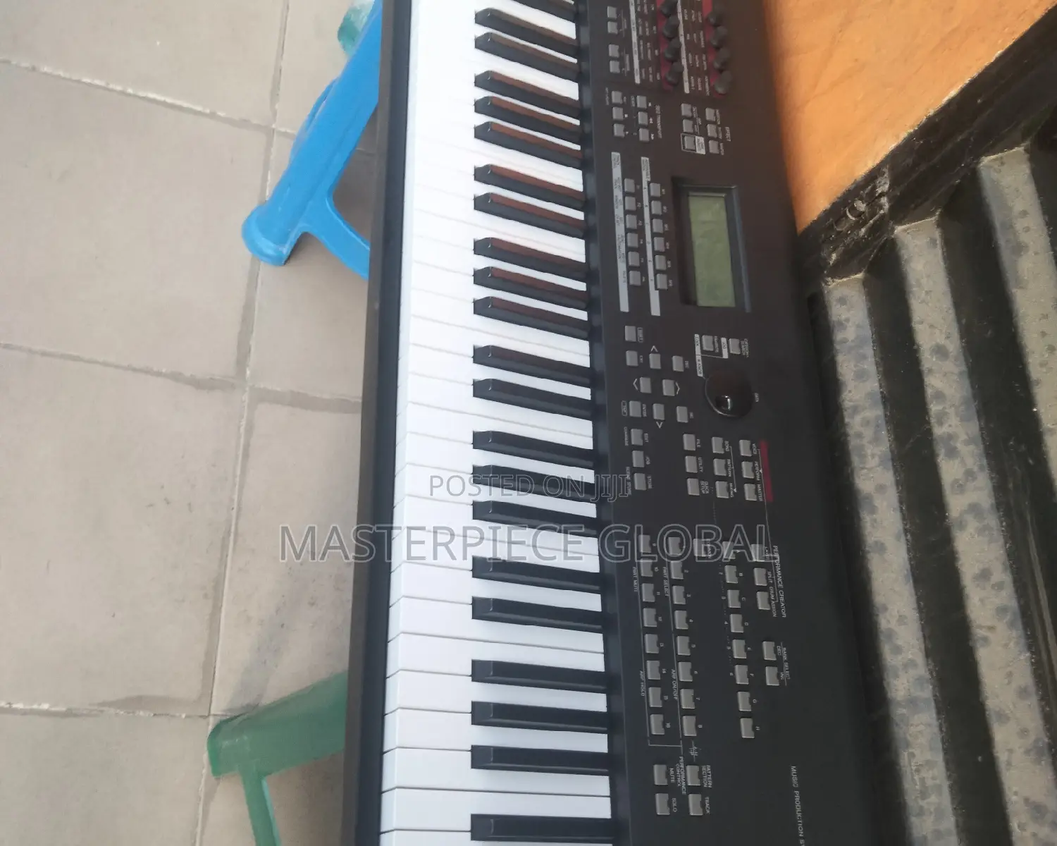 Yamaha Mox8 Keyboard