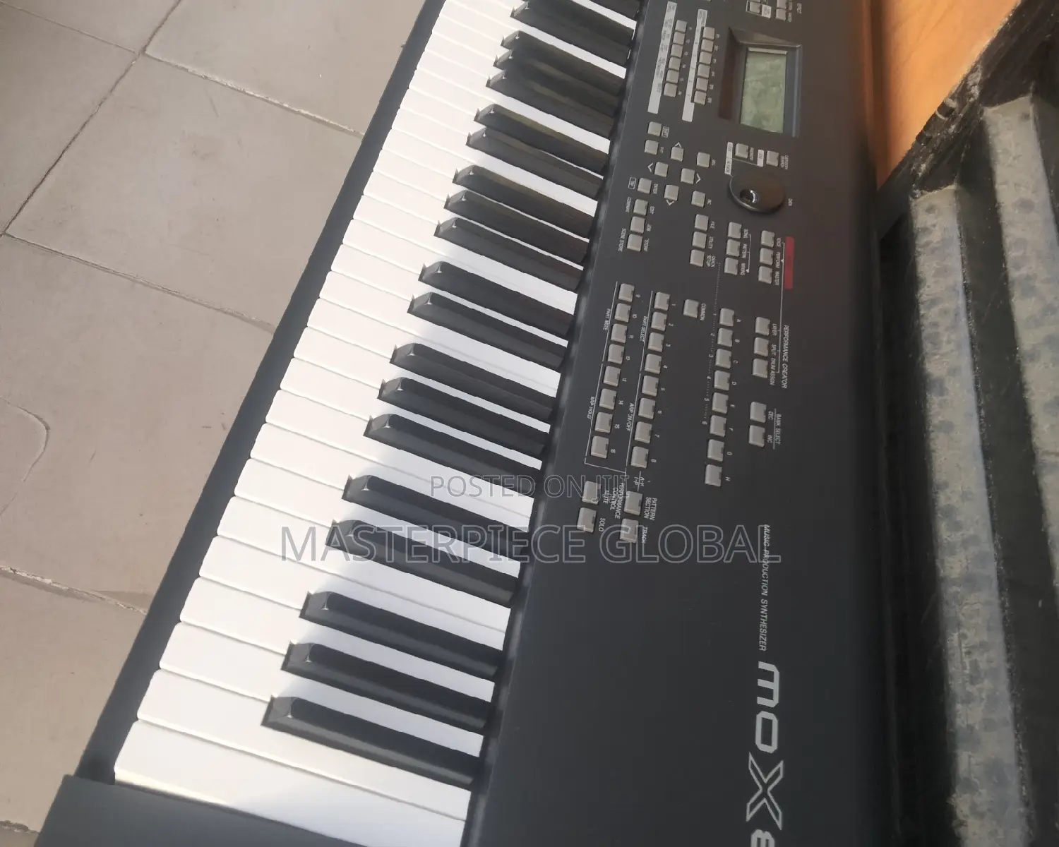 Yamaha Mox8 Keyboard