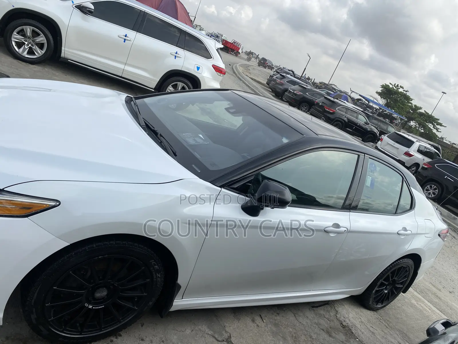 Toyota Camry 2018 White