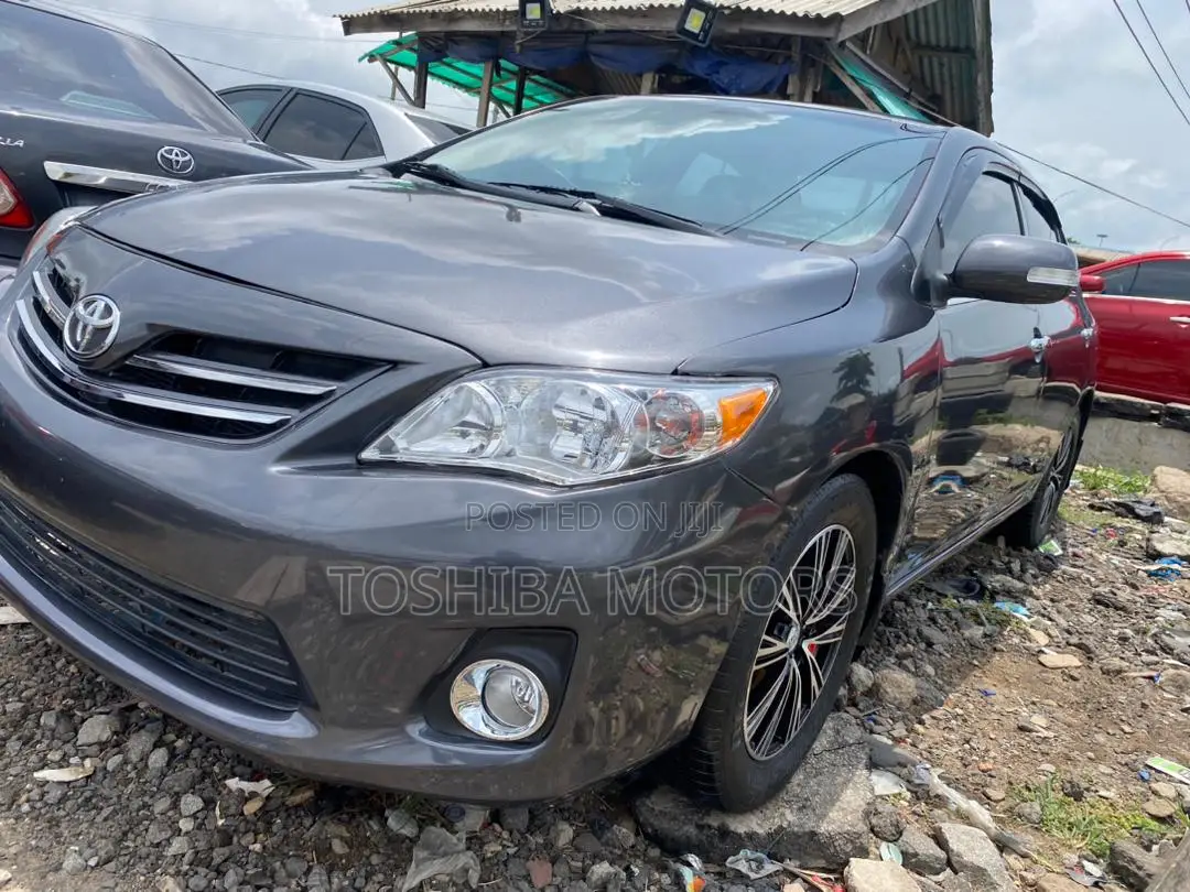 Toyota Corolla 2010 Gray