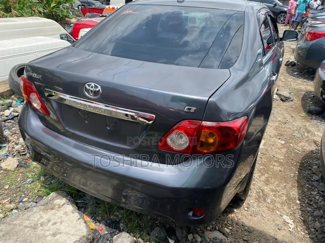 Toyota Corolla 2010 Gray