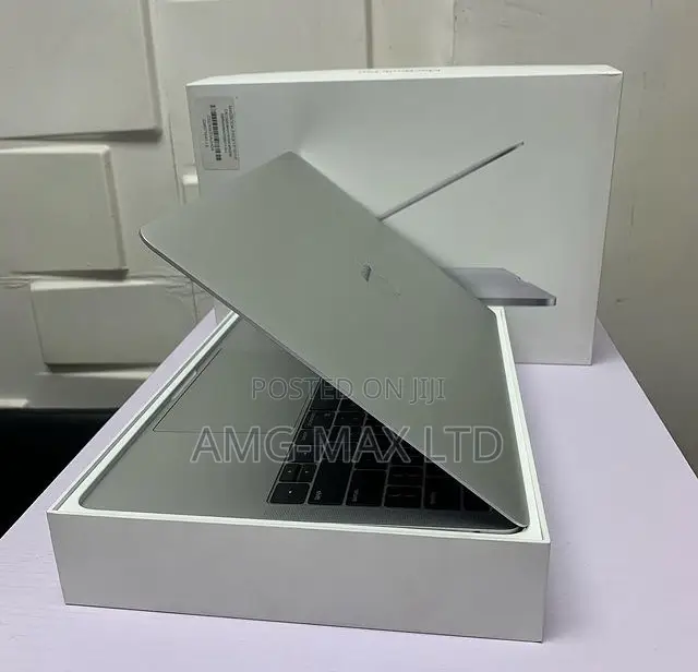 Laptop Apple MacBook Pro 2018 16GB Intel Core I7 SSD 512GB