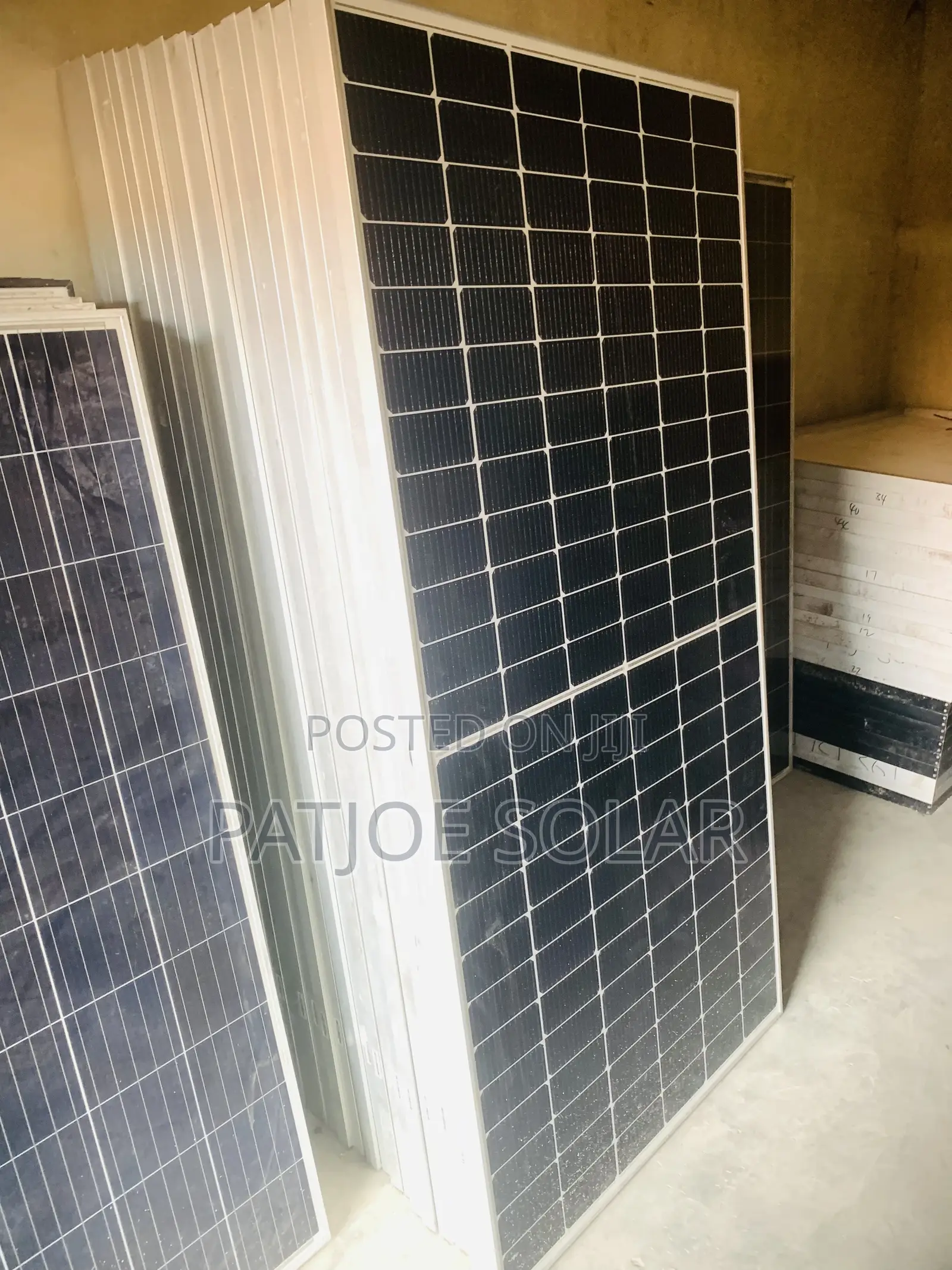 550watts Solar Panels Half Cut High Voltage Canadian Solar